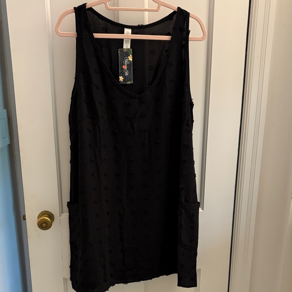 NWT Black Textured Sleeveless Tunic coverup with Pockets. Currently on Amazon.